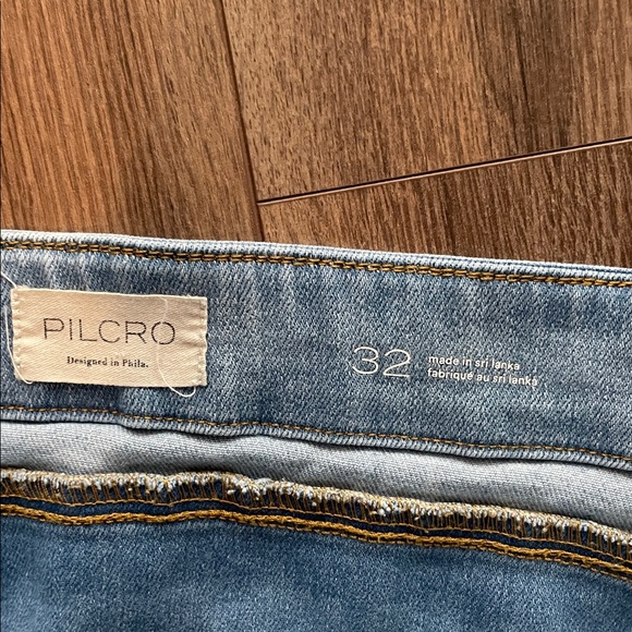 PILCRO Rainbow High Rise Crop Flare Jeans- 32 - Picture 4 of 6